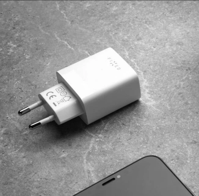 Fixed Fiksuotas USB 17W + kabelis USB/Lightning, baltas aprašymas - Prekės nuotrauka