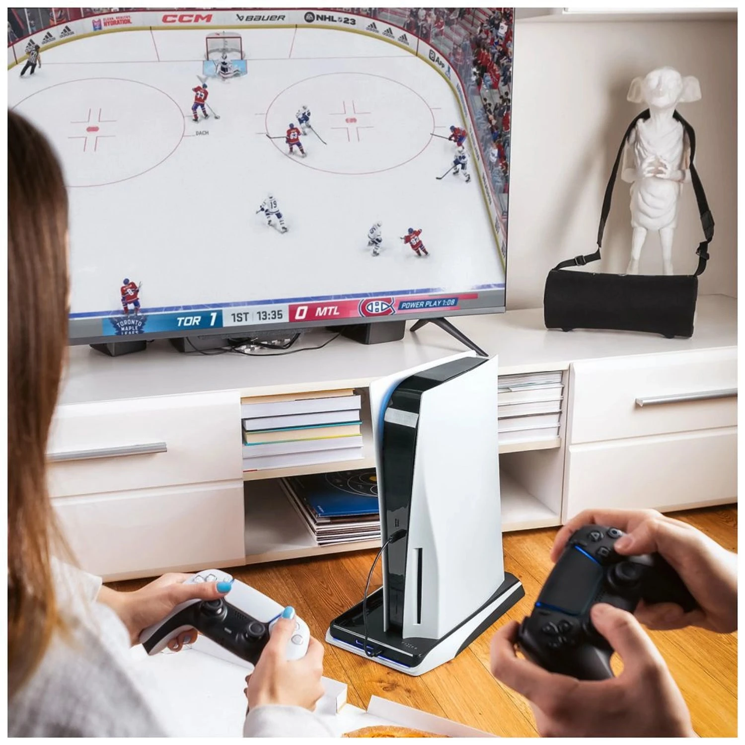 Fixed Pataisyta daugiafunkcinė stotis, skirta PlayStation 5 su aušinimo ir įkrovimo dviem DualSense valdikliais | FIXPS5-MCS-BW aprašymas - Prekės nuotrauka Fixed Pataisyta daugiafunkcinė stotis, skirta PlayStation 5 su aušinimo ir įkrovimo dviem DualSense valdikliais | FIXPS5-MCS-BW aprašymas - Prekės nuotrauka