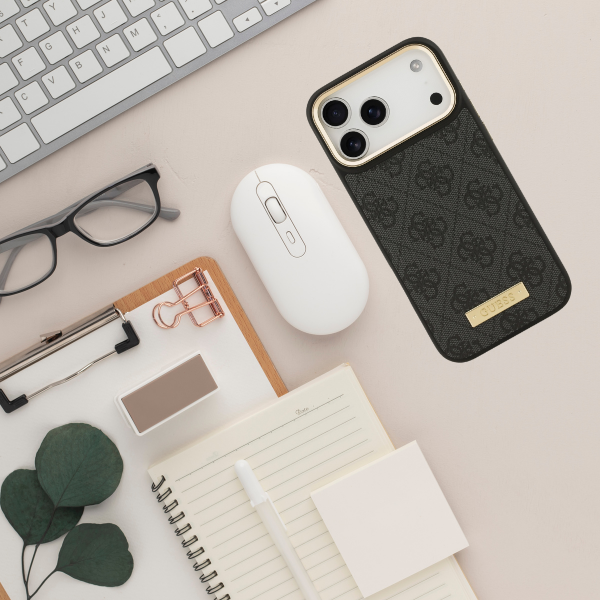Guess 4G Logo Plate MagSafe dėklas Apple iPhone 17 Pro Max juodos spalvos aprašymas - Prekės nuotrauka Guess 4G Logo Plate MagSafe dėklas Apple iPhone 17 Pro Max juodos spalvos aprašymas - Prekės nuotrauka