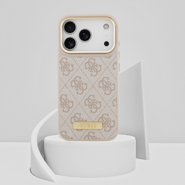 Guess 4G Logo Plate MagSafe dėklas Apple iPhone 17 Pro rožinės spalvos aprašymas - Prekės nuotrauka Guess 4G Logo Plate MagSafe dėklas Apple iPhone 17 Pro rožinės spalvos aprašymas - Prekės nuotrauka