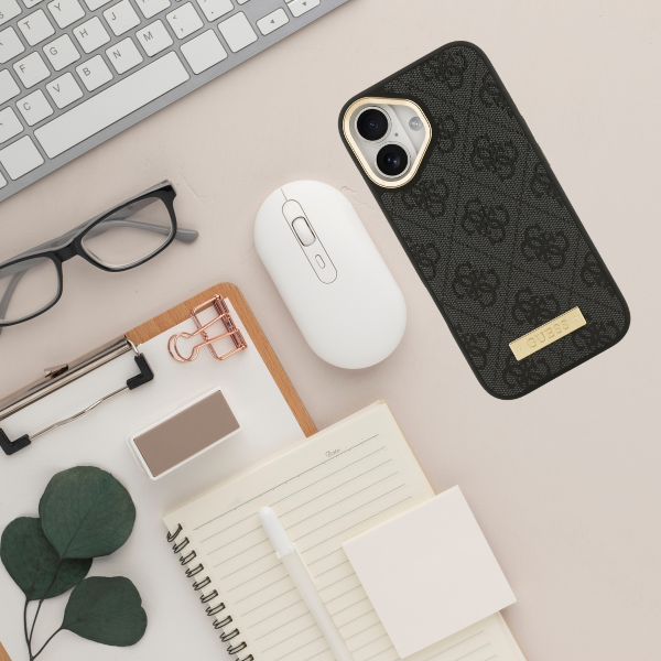 Guess 4G Logo Plate MagSafe dėklas skirtas Apple iPhone 17 juodos spalvos aprašymas - Prekės nuotrauka Guess 4G Logo Plate MagSafe dėklas skirtas Apple iPhone 17 juodos spalvos aprašymas - Prekės nuotrauka