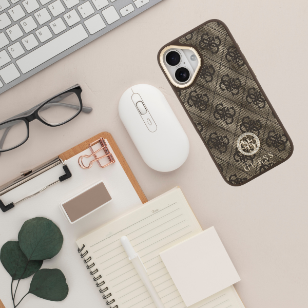 Guess 4G Strass Logo & Big Strap Metal Mygtukai MagSafe dėklas skirtas Apple iPhone 17 Brown aprašymas - Prekės nuotrauka Guess 4G Strass Logo & Big Strap Metal Mygtukai MagSafe dėklas skirtas Apple iPhone 17 Brown aprašymas - Prekės nuotrauka