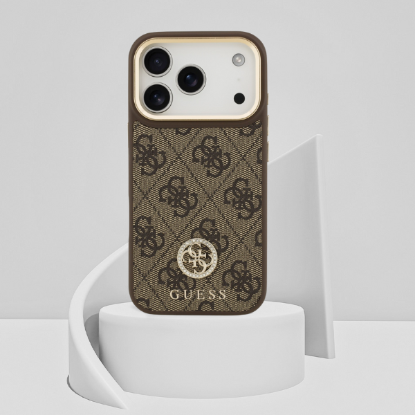 Guess 4G Strass Logo & Big Strap Metal Mygtukai MagSafe dėklas skirtas Apple iPhone 17 Pro Brown aprašymas - Prekės nuotrauka Guess 4G Strass Logo & Big Strap Metal Mygtukai MagSafe dėklas skirtas Apple iPhone 17 Pro Brown aprašymas - Prekės nuotrauka
