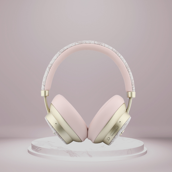 „Guess“ ausinės „Bluetooth ENC 4G Auksinė Script Metal“, rožinės spalvos aprašymas - Prekės nuotrauka