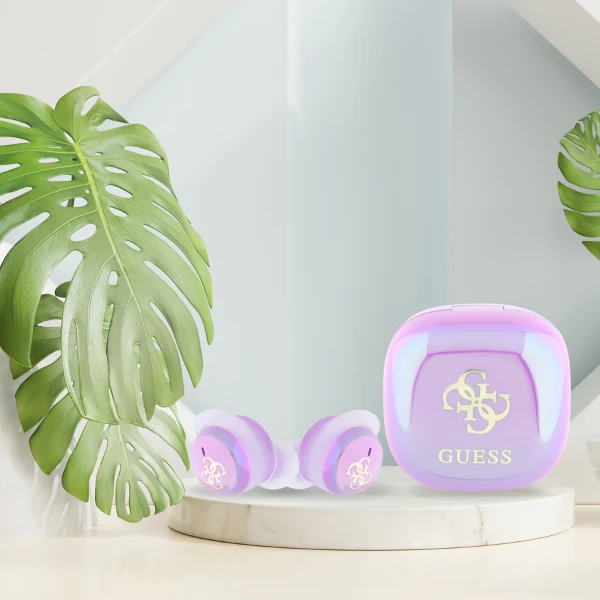 Guess Bluetooth ausinės GUTWSJ144ESU TWS + docking station violetinė Iridescent 4G Printed Logo aprašymas - Prekės nuotrauka Guess Bluetooth ausinės GUTWSJ144ESU TWS + docking station violetinė Iridescent 4G Printed Logo aprašymas - Prekės nuotrauka