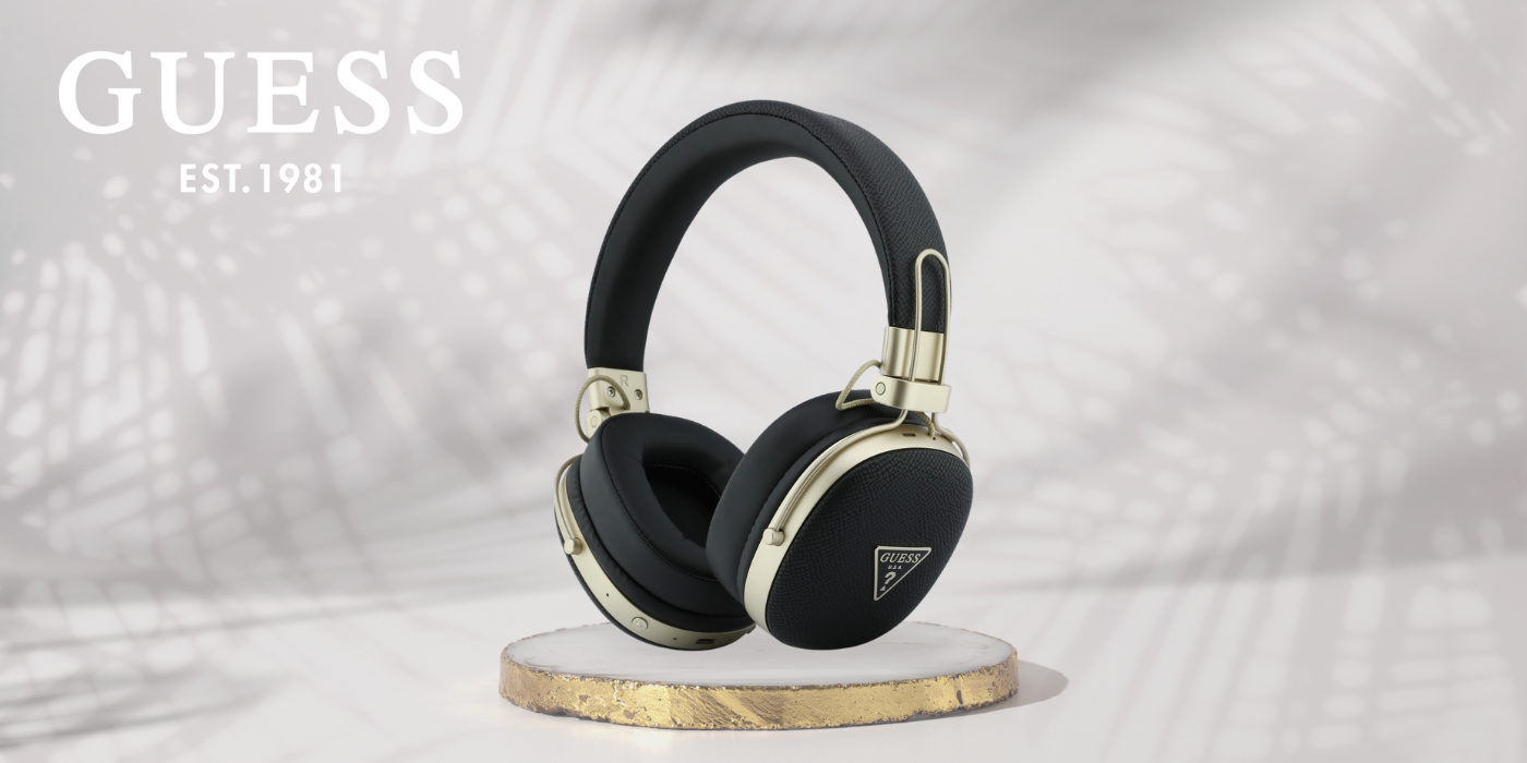 „Guess“ „Bluetooth“ ausinės su ENC, metaliniu grūdėtu trikampio logotipu, juodos spalvos aprašymas - Prekės nuotrauka