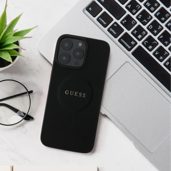 Guess Grained Gold Ring MagSafe Apple iPhone 16 Plus - dėklas telefonui rožinės spalvos aprašymas - Prekės nuotrauka Guess Grained Gold Ring MagSafe Apple iPhone 16 Plus - dėklas telefonui rožinės spalvos aprašymas - Prekės nuotrauka
