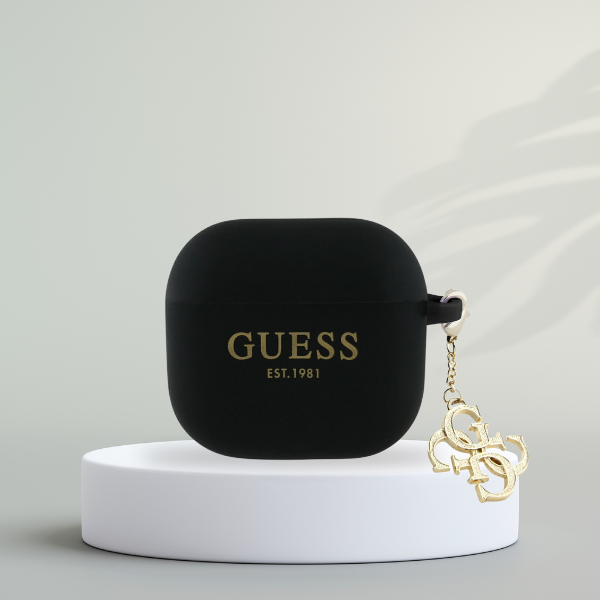 Guess GUA4LECG4K AirPods 4 dėklas juodos spalvos Silicone 4G Charm aprašymas - Prekės nuotrauka