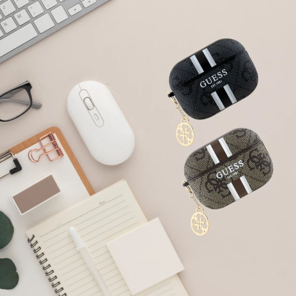 Guess GUAP2P4RPSK AirPods Pro 2 (2022/2023) dėklas juodos spalvos 4G Printed Stripes Charm aprašymas - Prekės nuotrauka Guess GUAP2P4RPSK AirPods Pro 2 (2022/2023) dėklas juodos spalvos 4G Printed Stripes Charm aprašymas - Prekės nuotrauka