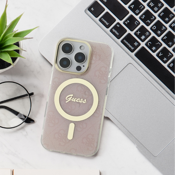 Guess GUHMP16LH4STW iPhone 16 Pro 6.3″ rudos spalvos kietas dėklas IML 4G MagSafe aprašymas - Prekės nuotrauka