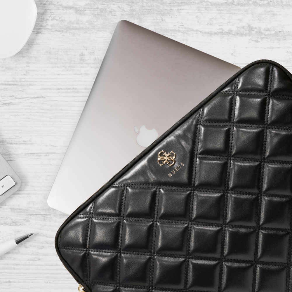Guess kompiuterio dėklas GUCS14ZPGSTEGK 14″ juodos spalvos Triangle 4G aprašymas - Prekės nuotrauka