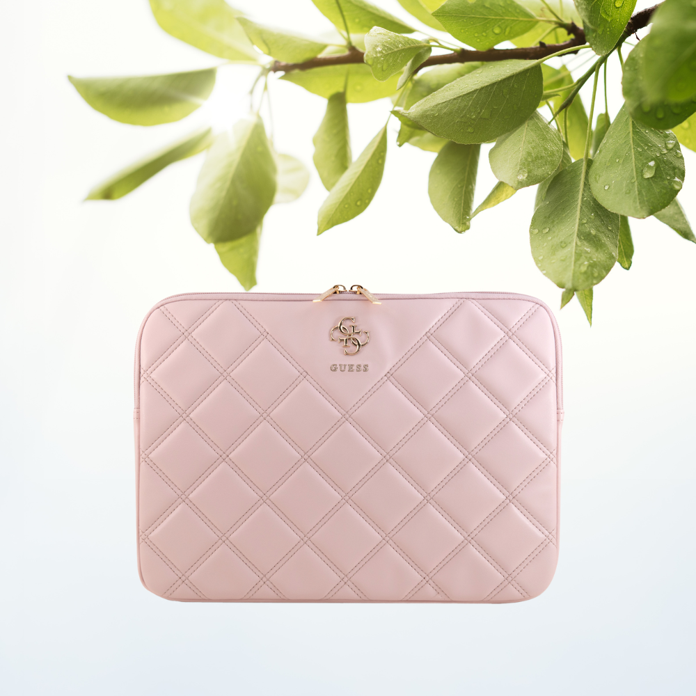 Guess kompiuterio dėklas GUCS14ZPSQSSGP 14″ rožinės spalvos Quilted 4G aprašymas - Prekės nuotrauka