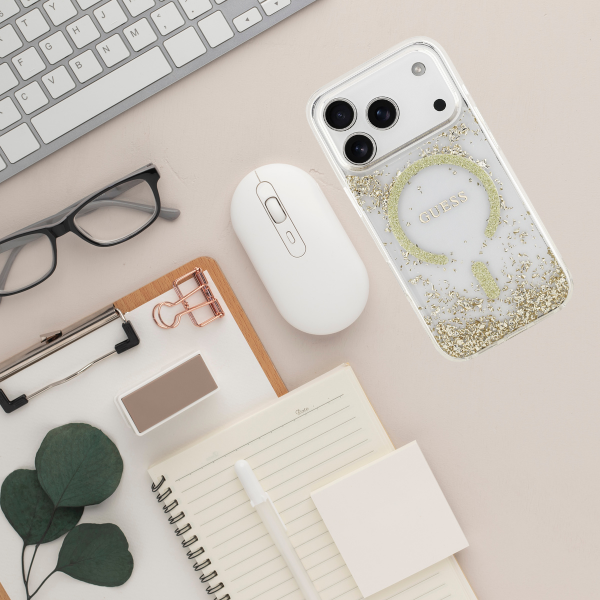 Guess Resin Bottom Glitter MagSafe dėklas Apple iPhone 17 Pro aukso spalvos aprašymas - Prekės nuotrauka