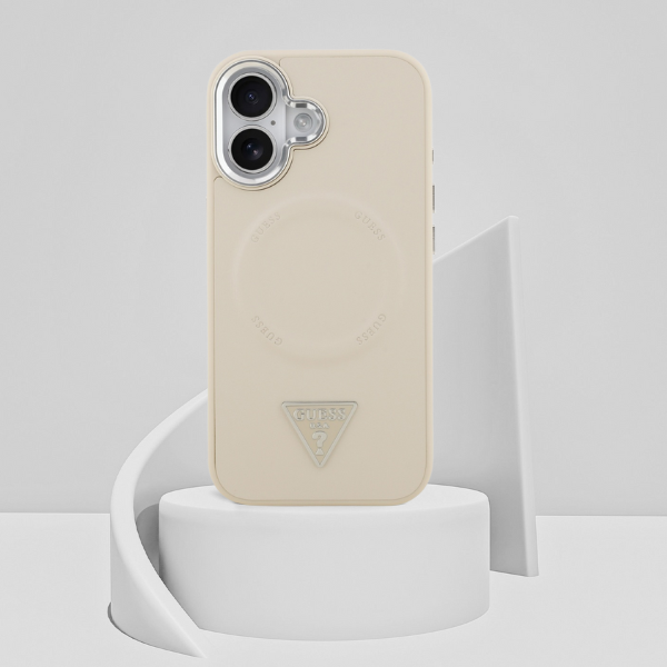 Guess Triangle Logo MagSafe dėklas skirtas Apple iPhone 17 rusvai gelsvas aprašymas - Prekės nuotrauka Guess Triangle Logo MagSafe dėklas skirtas Apple iPhone 17 rusvai gelsvas aprašymas - Prekės nuotrauka