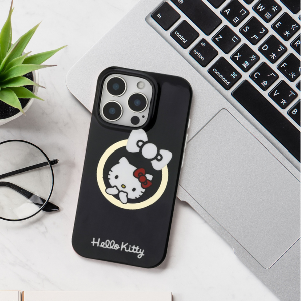 Hello Kitty HKHMP16LHFLBK Apple iPhone 16 Pro 6,3″ juodos spalvos kietas dėklas IML Fun bow Magsafe aprašymas - Prekės nuotrauka Hello Kitty HKHMP16LHFLBK Apple iPhone 16 Pro 6,3″ juodos spalvos kietas dėklas IML Fun bow Magsafe aprašymas - Prekės nuotrauka