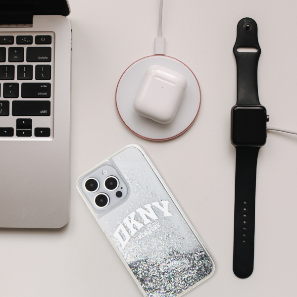 iPhone 14 Pro Max DKNY dėklas Liquid Glitter Big Logo (DKHCP14XLBNAEK) juodos spalvos aprašymas - Prekės nuotrauka