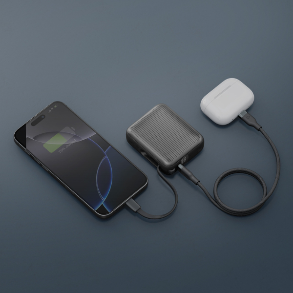 Išorinė baterija Energea Integra Mini 35 10000mAh su USB-C PD35W laidu, pilkos spalvos aprašymas - Prekės nuotrauka