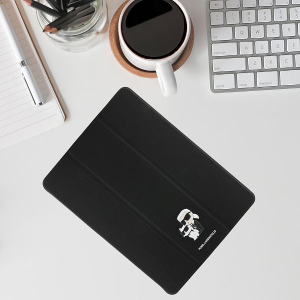 Karl Lagerfeld KLFC13PM24SAKCK Apple iPad Pro 13″ 2024 Book Cover juodos spalvos Saffiano Magnetic Karl &Ch aprašymas - Prekės nuotrauka