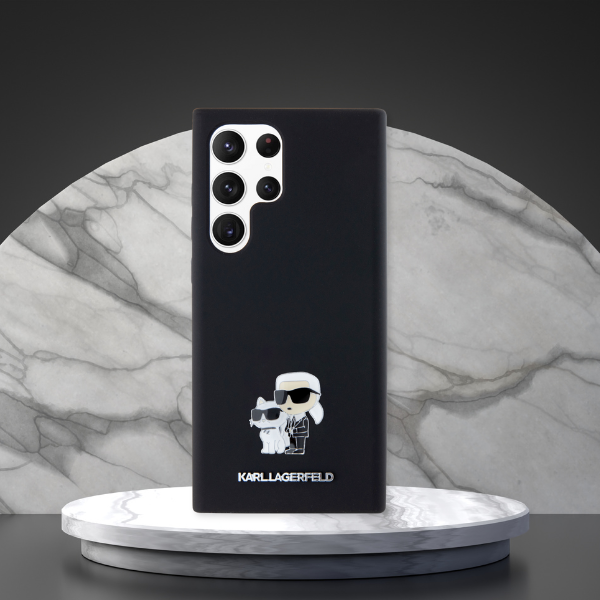Karl Lagerfeld KLHCS24SSMHKCNPK S24 S921 kietas dėklas juodos spalvos Silicone Karl&Choupette Metal Pin aprašymas - Prekės nuotrauka Karl Lagerfeld KLHCS24SSMHKCNPK S24 S921 kietas dėklas juodos spalvos Silicone Karl&Choupette Metal Pin aprašymas - Prekės nuotrauka