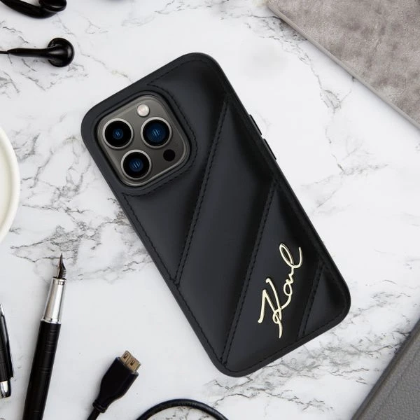 Karl Lagerfeld Quilted Signature Apple iPhone 16 Pro Max - dėklas telefonui juodos spalvos aprašymas - Prekės nuotrauka Karl Lagerfeld Quilted Signature Apple iPhone 16 Pro Max - dėklas telefonui juodos spalvos aprašymas - Prekės nuotrauka