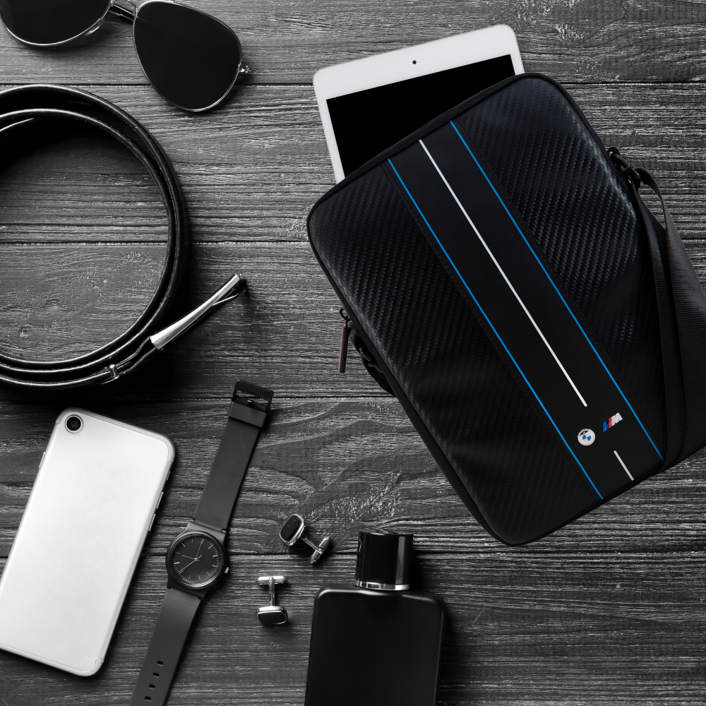 Krepšys BMW BMTB10COMSCAKL 10″ juodos spalvos Carbon Mėlyna Stripes aprašymas - Prekės nuotrauka