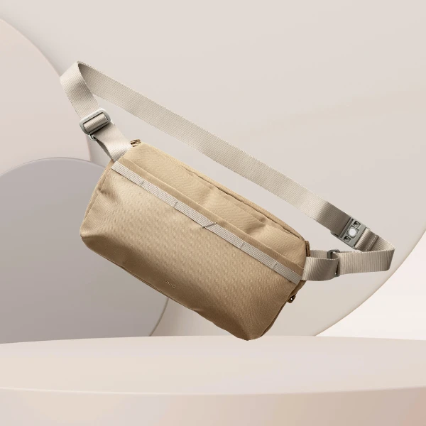 Krepšys Crossbody UNIQ Denver 5L haki spalvos aprašymas - Prekės nuotrauka Krepšys Crossbody UNIQ Denver 5L haki spalvos aprašymas - Prekės nuotrauka
