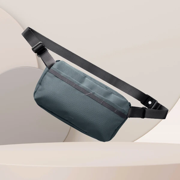 Krepšys Crossbody UNIQ Denver 5L mėlynos spalvos aprašymas - Prekės nuotrauka Krepšys Crossbody UNIQ Denver 5L mėlynos spalvos aprašymas - Prekės nuotrauka