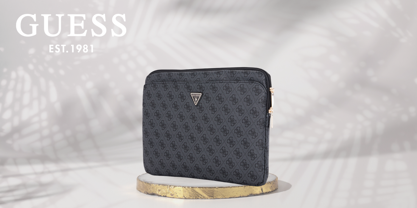 Krepšys Guess Sleeve 14″ 4G Zipper Pocket Triangle Logo juodos spalvos aprašymas - Prekės nuotrauka