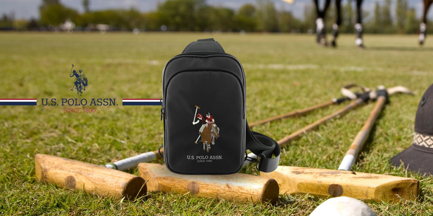 Us Polo Assn Krepšys telefonui US Polo Petit Pique Crossbody juodos spalvos aprašymas - Prekės nuotrauka Us Polo Assn Krepšys telefonui US Polo Petit Pique Crossbody juodos spalvos aprašymas - Prekės nuotrauka
