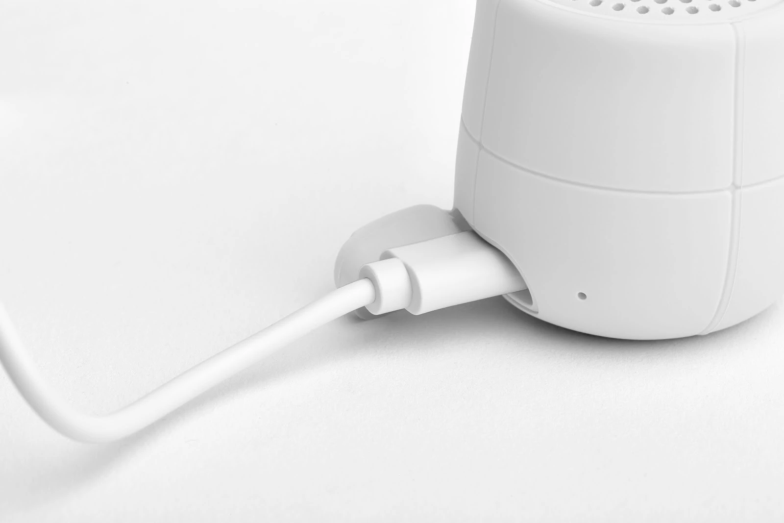 Lexon Mino X nešiojama kolonėlė Bluetooth baltos spalvos LA120MW aprašymas - Prekės nuotrauka