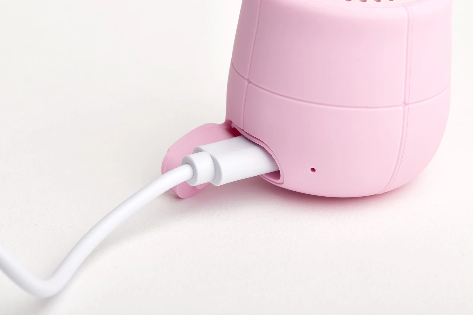 Lexon Mino X nešiojama kolonėlė Bluetoothjasnoróżowy/light pink LA120P9 aprašymas - Prekės nuotrauka Lexon Mino X nešiojama kolonėlė Bluetoothjasnoróżowy/light pink LA120P9 aprašymas - Prekės nuotrauka