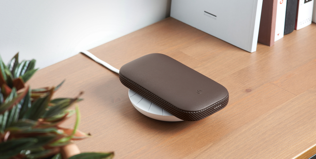 Lexon Powersound indukcinis išorinis akumuliatorius 5000 mAh su „Bluetooth“ garsiakalbiu, juodos spalvos LA128N aprašymas - Prekės nuotrauka