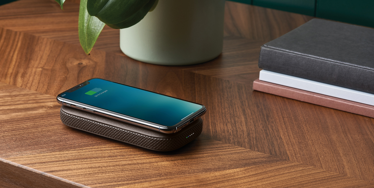 Lexon Powersound indukcinis išorinis akumuliatorius 5000 mAh su „Bluetooth“ garsiakalbiu, juodos spalvos LA128N aprašymas - Prekės nuotrauka