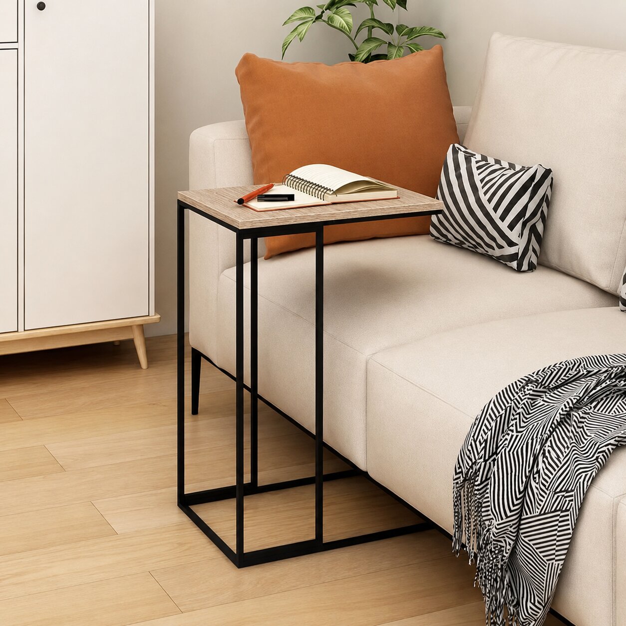 Loft stiliaus staliukas nešiojamam kompiuteriui su metaliniu rėmu ModernHome aprašymas - Prekės nuotrauka