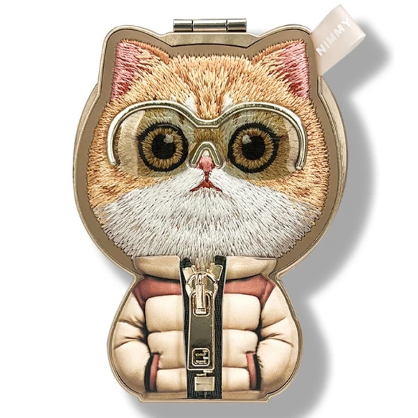 Magnetinis pakabukas Nimmy Cool&Cute 2.0 Cat rudos spalvos aprašymas - Prekės nuotrauka Magnetinis pakabukas Nimmy Cool&Cute 2.0 Cat rudos spalvos aprašymas - Prekės nuotrauka