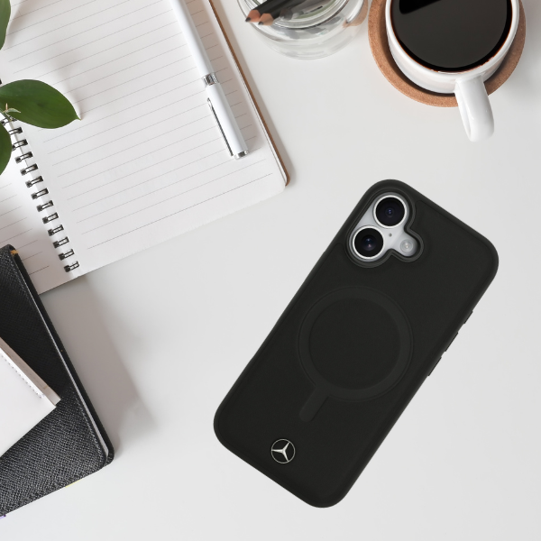 Mercedes Plain Smooth Leather MagSafe dėklas Apple iPhone 17 juodos spalvos aprašymas - Prekės nuotrauka