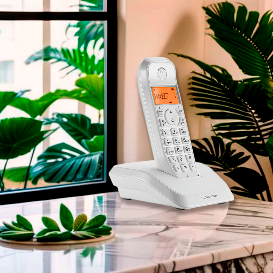 Motorola S1203 belaidžių fiksuoto ryšio telefonų rinkinys, 3 vnt., juodos, baltos, raudonos spalvos aprašymas - Prekės nuotrauka