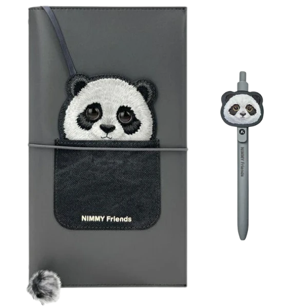 Nimmy rinkinys 2in1 užrašų knygelė + rašiklis juodos spalvos Big Eyed Pet 2.0 Panda aprašymas - Prekės nuotrauka Nimmy rinkinys 2in1 užrašų knygelė + rašiklis juodos spalvos Big Eyed Pet 2.0 Panda aprašymas - Prekės nuotrauka