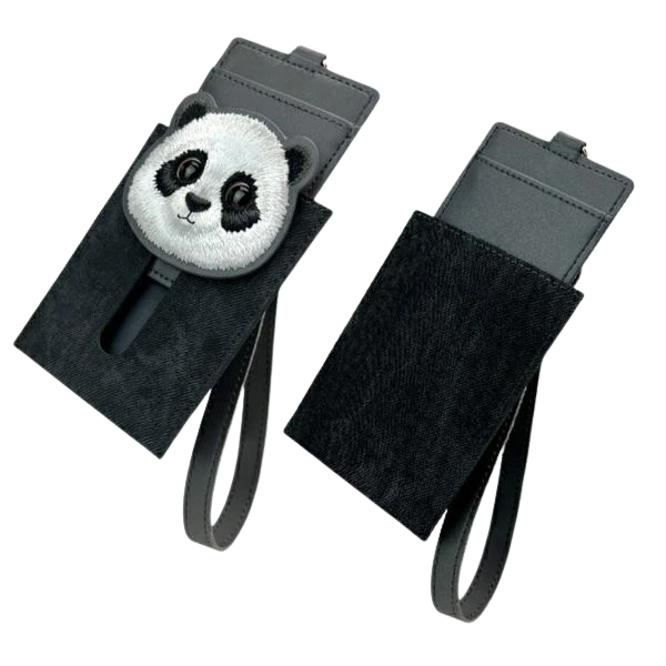 Nimmy Rinkinys 3in1 dėklas telefonui + krepšys + daiktų ieškikliui dėklas telefonui juodos spalvos Big Eyed Pet 2.0 Panda aprašymas - Prekės nuotrauka Nimmy Rinkinys 3in1 dėklas telefonui + krepšys + daiktų ieškikliui dėklas telefonui juodos spalvos Big Eyed Pet 2.0 Panda aprašymas - Prekės nuotrauka