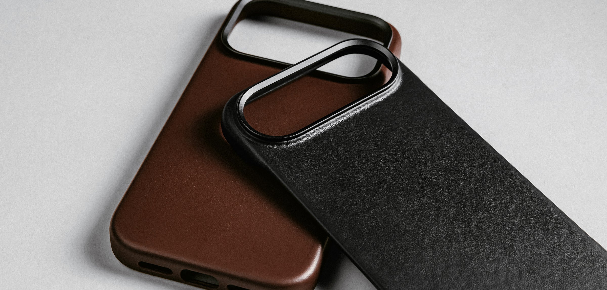 Burga Nomad Traditional Odinis dėklas, rustic ruda (Horween) – iPhone 18 Pro/17 Pro aprašymas - Prekės nuotrauka