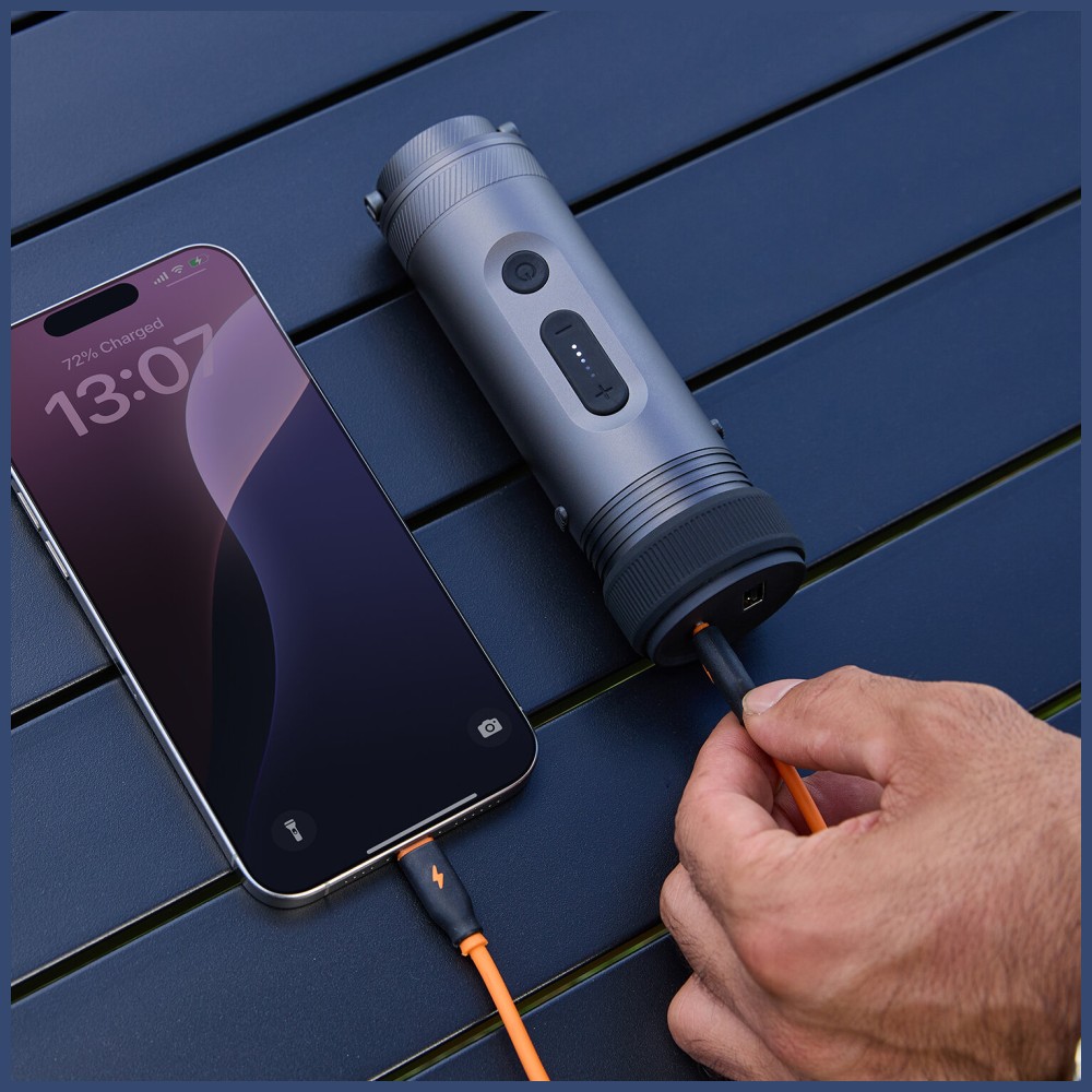 „Outdoolow“ daugiafunkcinė išorinė baterija „4smarts SnapKit 7-in-1“ 3500mAh juoda aprašymas - Prekės nuotrauka
