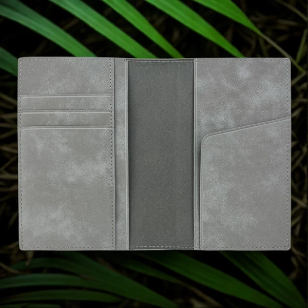 Passport dėklas Nimmy wallet Raptor Lion pilkos spalvos aprašymas - Prekės nuotrauka Passport dėklas Nimmy wallet Raptor Lion pilkos spalvos aprašymas - Prekės nuotrauka