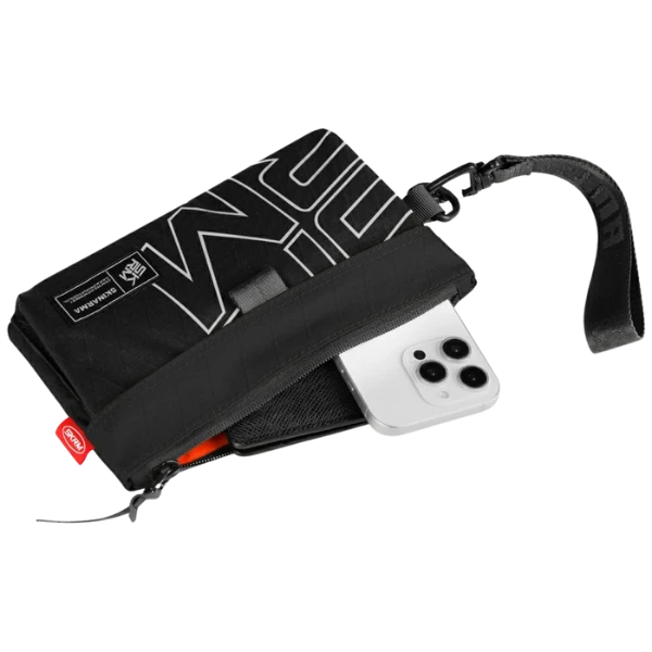 Phone bag Skinarma Jager juodos spalvos aprašymas - Prekės nuotrauka Phone bag Skinarma Jager juodos spalvos aprašymas - Prekės nuotrauka