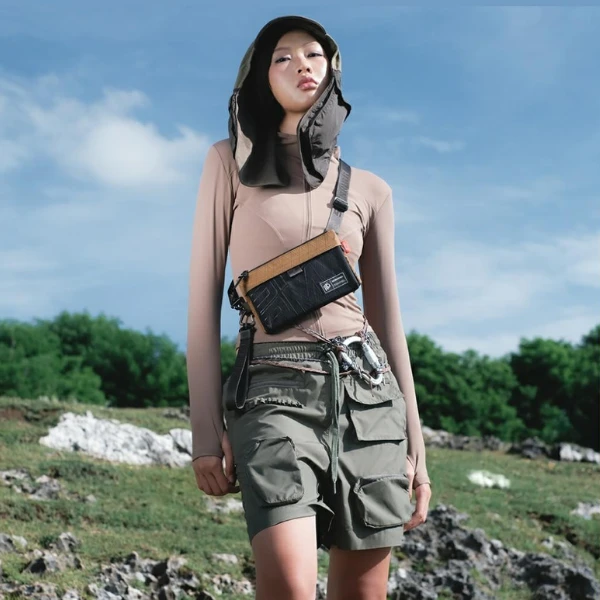 Dėklas Phone bag Skinarma Jager olive aprašymas - Prekės nuotrauka