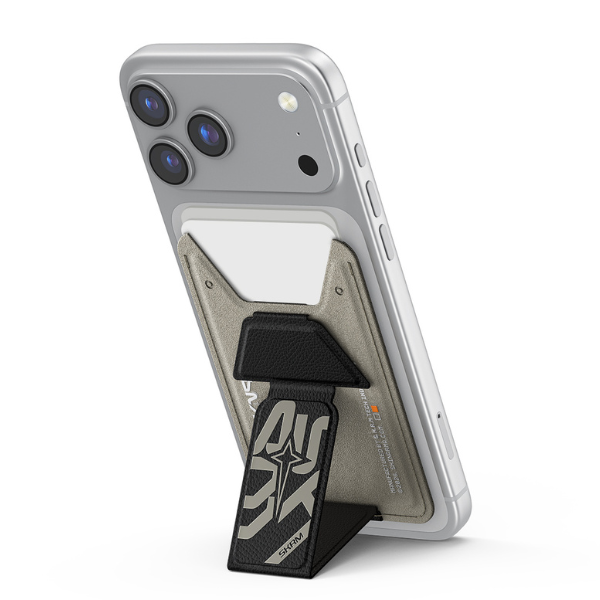 Dėklas Piniginė Skinarma Kado Aegis Magnetic Cardholder Grip Stand pilkos spalvos aprašymas - Prekės nuotrauka