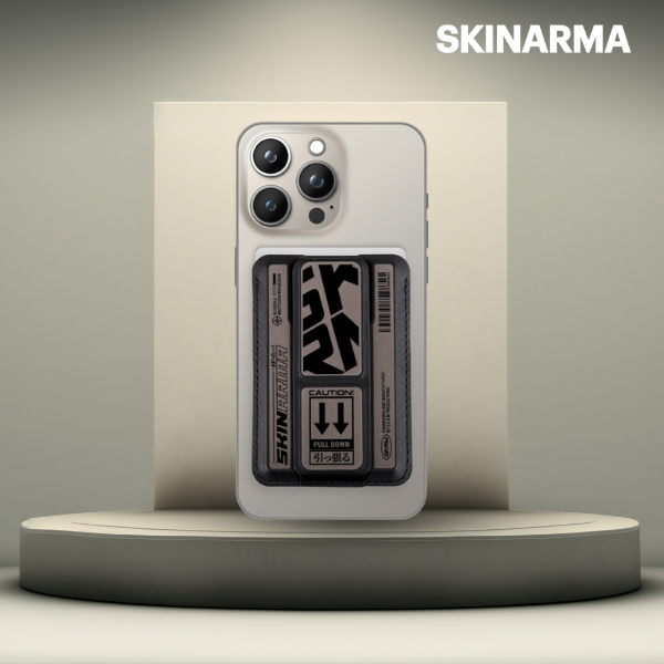 Dėklas Piniginė Skinarma Kado Kira Kobai Mag-Charge Grip Stand gunmetal aprašymas - Prekės nuotrauka