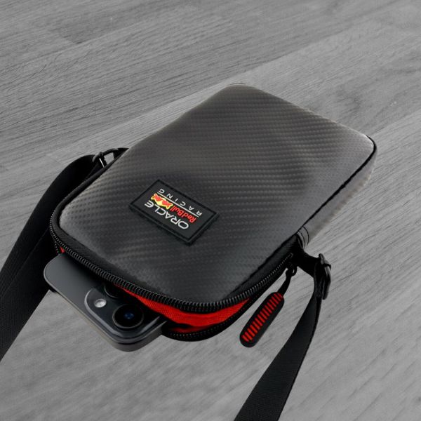 Red Bull Raudona Bull Raudona Bull Carbon Patch Phone Bag juodos spalvos aprašymas - Prekės nuotrauka Red Bull Raudona Bull Raudona Bull Carbon Patch Phone Bag juodos spalvos aprašymas - Prekės nuotrauka