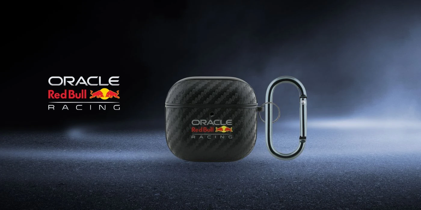 Dėklas Red Bull Raudona Bull Raudona Bull PU Carbon Logo AirPods 4 juodos spalvos aprašymas - Prekės nuotrauka Dėklas Red Bull Raudona Bull Raudona Bull PU Carbon Logo AirPods 4 juodos spalvos aprašymas - Prekės nuotrauka