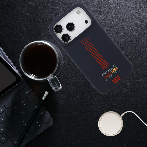 Red Bull Raudona Bull Raudona Bull silikoninis „Powerbar“ MagSafe dėklas iPhone 17 Pro, tamsiai mėlynos spalvos aprašymas - Prekės nuotrauka