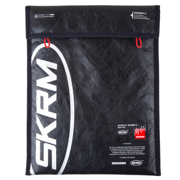 Skinarma Bag Comet laptop sleeve 14″ juodos spalvos aprašymas - Prekės nuotrauka